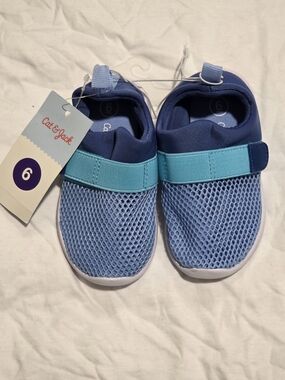 Cat & Jack Light Blue and Teal Slip-On Mesh Sneakers - Kids Size 6